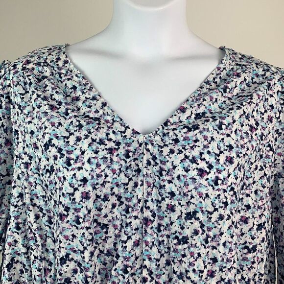 Lane Bryant sz 20 1X Blouse Floral Cropped Long Sleeve V-neck  New NWT - Picture 2 of 10